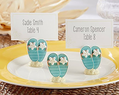 Planning a summer wedding? These REALLY CUTE summer wedding escort cards from www.abrideonabudget.com will be GREAT inspiration!