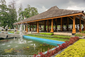 Indonesia - Purwakarta - Kompleks Pemda - Pendopo di samping kolam