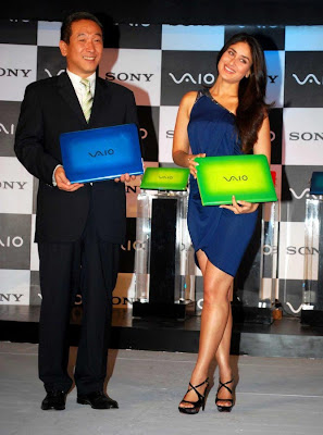 Kareena Kapoor Unveils Sony Vaio Series Laptop