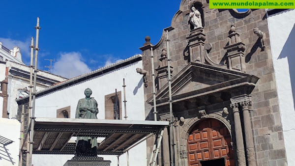 El ayuntamiento de Santa Cruz de La Palma inicia los trabajos de restauración de la estatua del padre Díaz