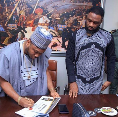  Tonto Dikeh's husband signs singer, Praiz as brand ambassador