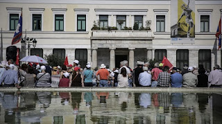 Τρομάζουν τα στοιχεία των επερχόμενων μειώσεων στις συντάξεις