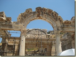 Hadrian's Arch w Medusa