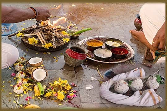 वाँ लै लाईव चलि रौ बल..., कुमाऊँनी व्यंग्य, satiric article in kumaoni language, kumaoni vyangya lekh वाँ लै लाईव चलि रौ बल..., कुमाऊँनी व्यंग्य, satiric article in kumaoni language, kumaoni vyangya lekh