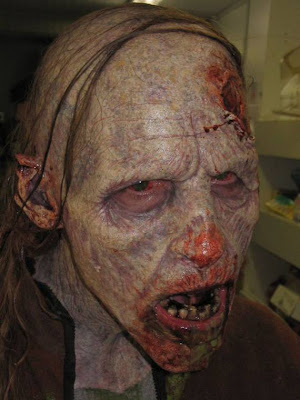 Inilah Kostum Zombie Yang Terlihat Nyata Perfect [ www.Up2Det.com ]
