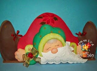 http://www.patronesfofuchas.org/2014/12/patrones-fofuchas-papa-noel-plano.html