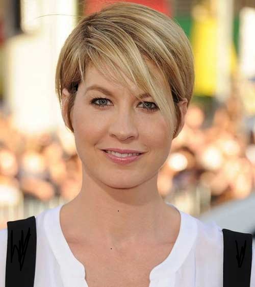 solo- Short-Hairstyles-for-Straight-Hair