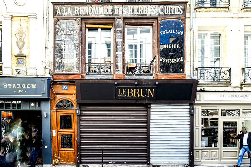 Le premier magasin de vente de colis abandonnés a ouvert ses portes à deux  pas de Paris - Paris Secret