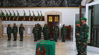 Pangdam III/Slw Pimpin Sertijab Danrem 061/SK dari Brigjen TNI Agus Subianto kepada Kol.Inf A.Fauzi