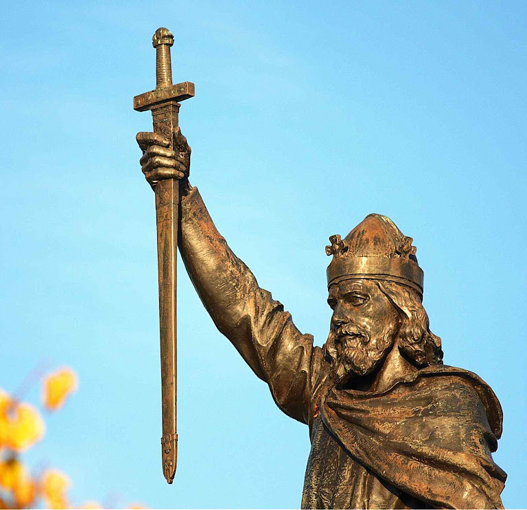 Alfredo o Grande, estátua de bronze em Winchester