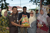 Kejari Bersama Pemko Langsa Gelar Pasar Murah dan Bazar UMKM Peringati HUT Kejaksaan RI Ke 80 dan Ikatan Adhyaksa Dharmakarini Ke 25