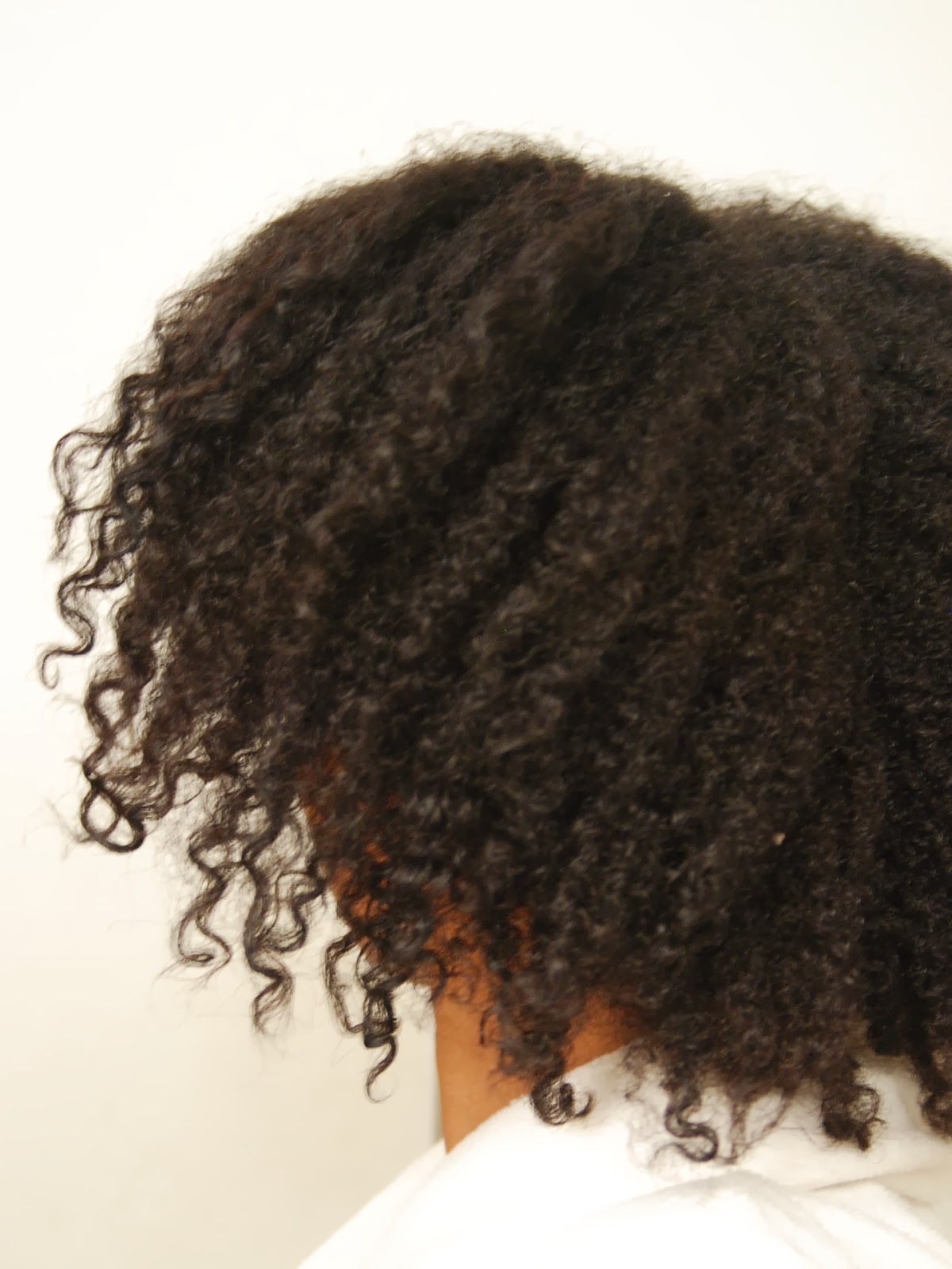 The Benefits Of Using Coconut Oil As A Pre Poo Treatment Curly