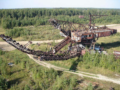 Excavadoras gigantes abandonadas Giant bulldozers abandoned URSS