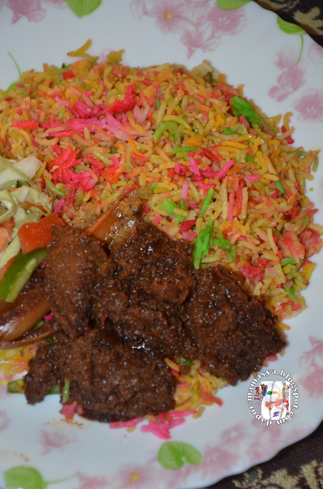 Dapur Mamasya: Nasi Minyak Hujan Panas & Rendang Hitam Sedap