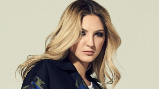 Lirik Lagu Julia Michaels - Issues dan Terjemahan Bahasa Indonesia 