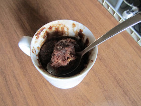 Mug cake choco et beurre de cacahuètes avec oeuf