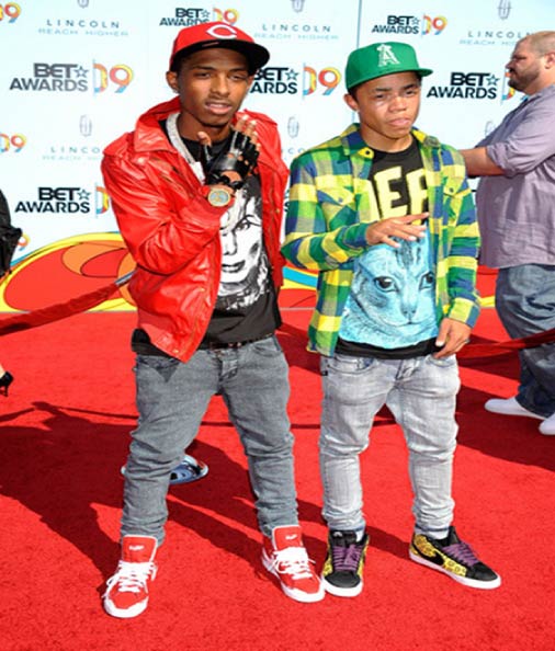 New Boyz - Cricketz ft. Tyga ( Music Video ) New Boyz - Cricketz ft. Tyga ( Music Video )