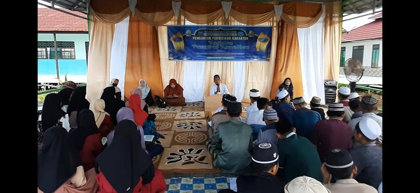 KEGIATAN PESANTREN RAMADHAN & IBADAH KEBAKTIAN SISWA SMPN 1 PULAU PETAK PERKUAT PENDIDIKAN KARAKTER