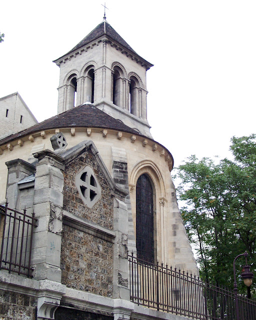 Saint-Pierre de Montmartre, Rue du Mont-Cenis, Paris