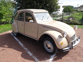 2018.09.09-038 Citroën 2 CV beige