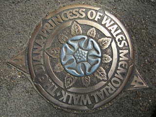 Image: The Diana - Princes of Wales - Memorial Walk, by Jens Junge on Pixabay