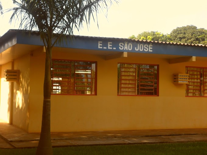 PET visita escola no Município de Vicentina