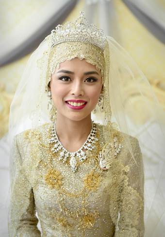 Gambar Hajah Majeedah Nuurul Bulqiah wanita muslim tercantik dan kaya di Brunei dan dunia