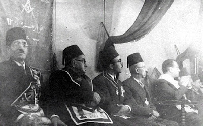 Ata Al Ayoubi, Perdana Menteri Syria pada tahun 1936 dan para grand master Freemason (foto ke 4 dari kiri) 