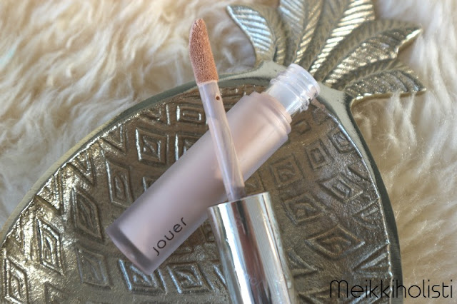 JOUER Essential high coverage liquid concealer