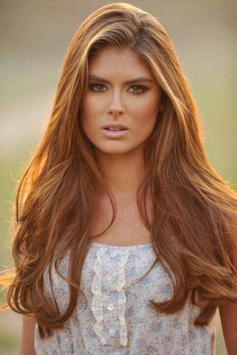 Light chestnut brown hair with highlights