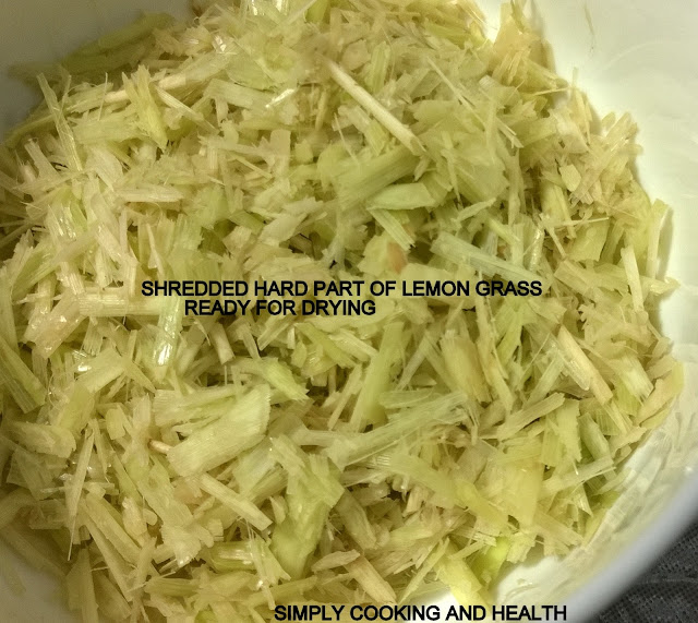 Shredded hardest part of lemon grass