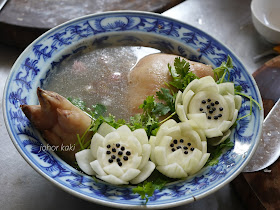Hue-Royal-Pork-Leg-Stew-Giò-Lợn-Ninh-Tinh-Gia-Vien-Restaurant