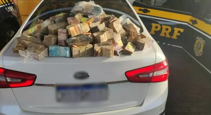 Polícia encontra mais de R$ 1 milhão dentro de carro durante vistoria