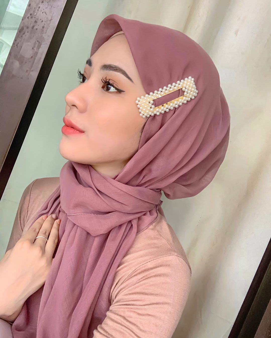 Trend Hijab Kekinian Gaya Jepit  Jennie alias Pashmina 