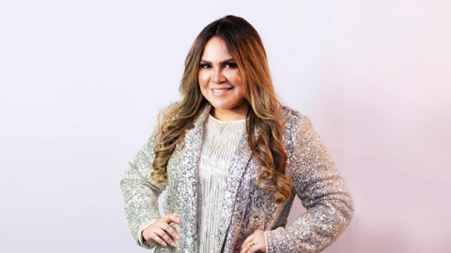 Sarah Farias lança o single Aprovado Ao Vivo