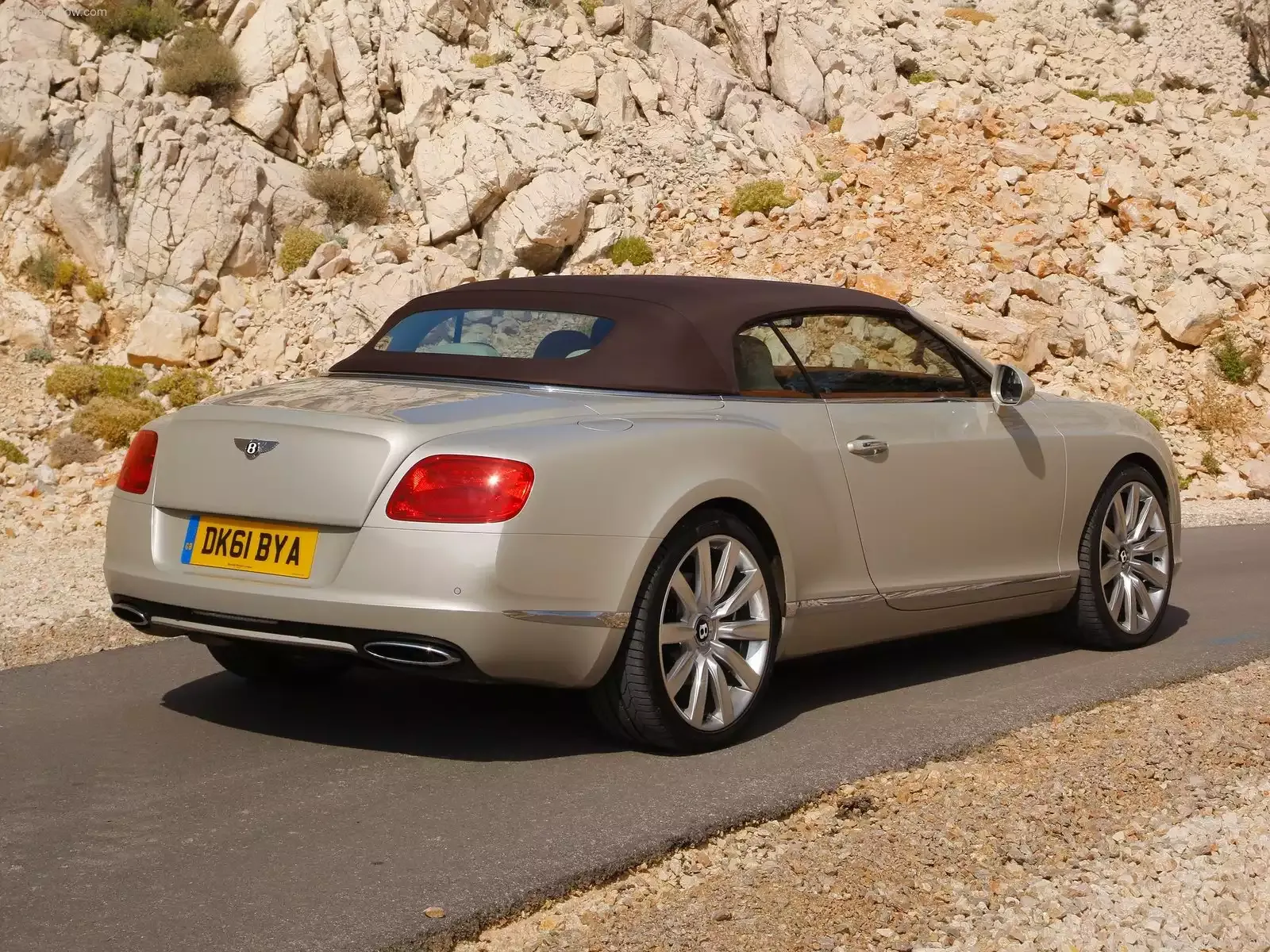 Hình ảnh xe ô tô Bentley Continental GTC 2012 & nội ngoại thất