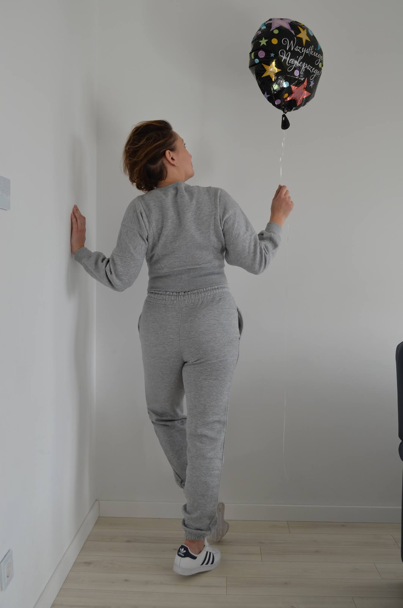 Femme Luxe Loungewear,@adrianastyle_stylist,komplety po domu,prążkowany dres,polarowy dres,ciepły dres,odzież po domu,fashion,moda,#Luxegal,dres po domu,urodzinowo,urodziny w dresie