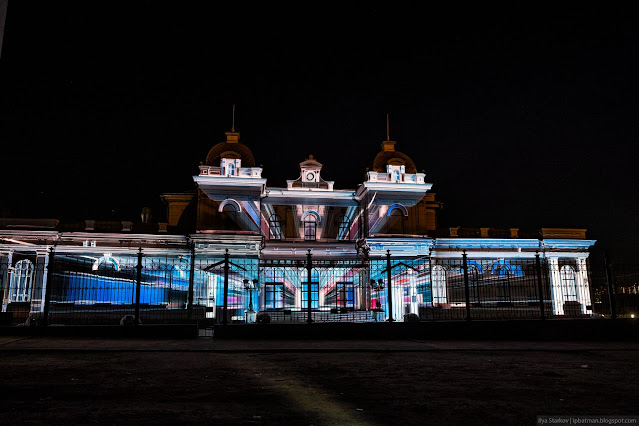 Световое шоу на фасаде Ромодановского вокзала