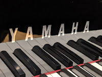 Yamaha AvantGrand fallboard logo