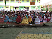 Keluarga Besar MAN 1 Makassar Mengikuti Sholat Gerhana di Masjid Raya Makassar