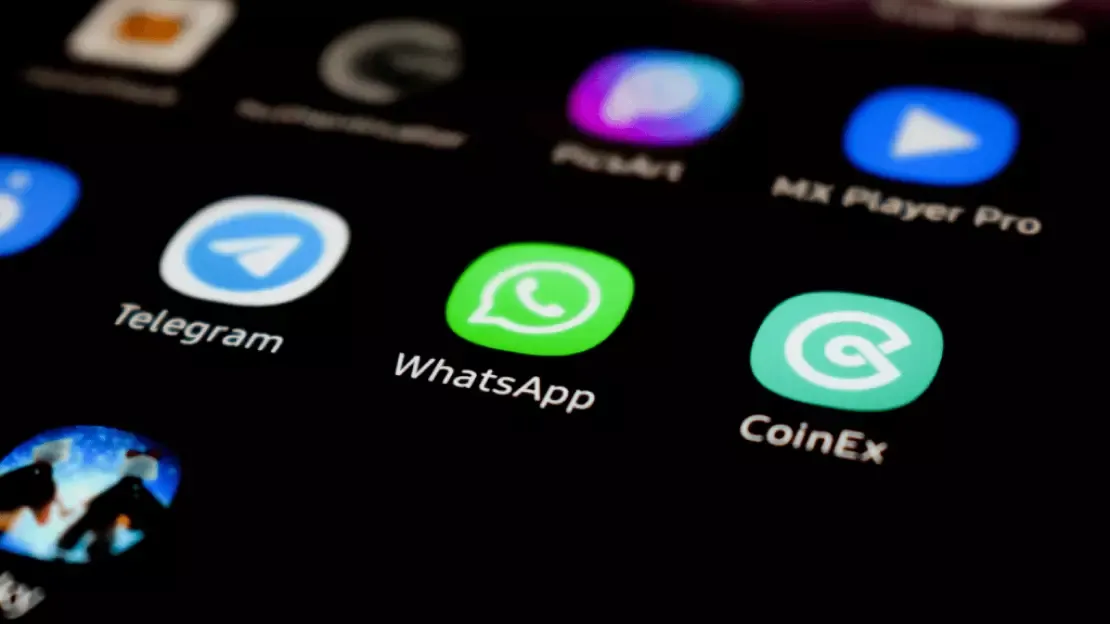 Techneverends, Technology News - Now WhatsApp Allows You to Hide " Last Seen " Status