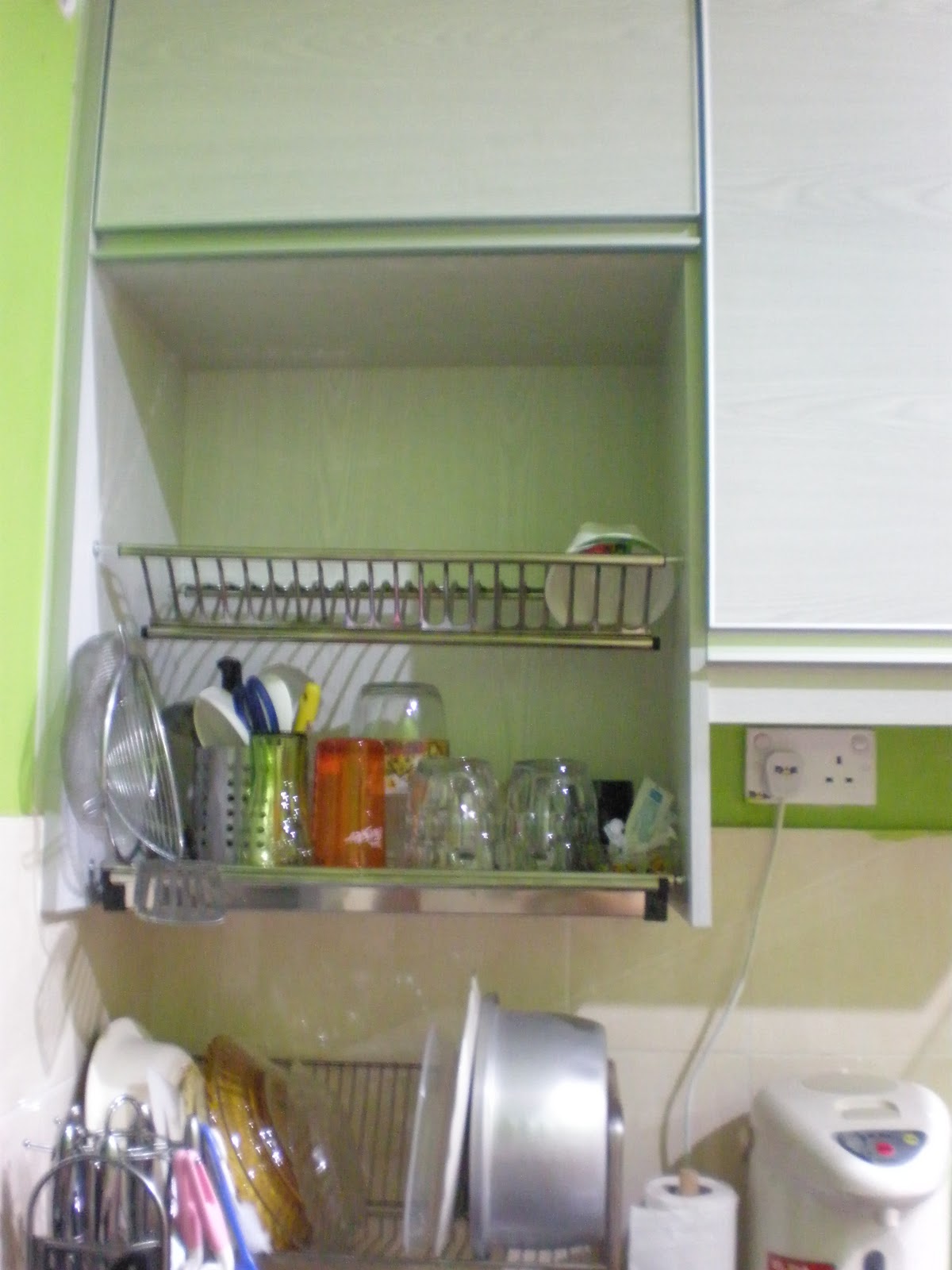 shakirahasim: kabinet dapur saya - done!!