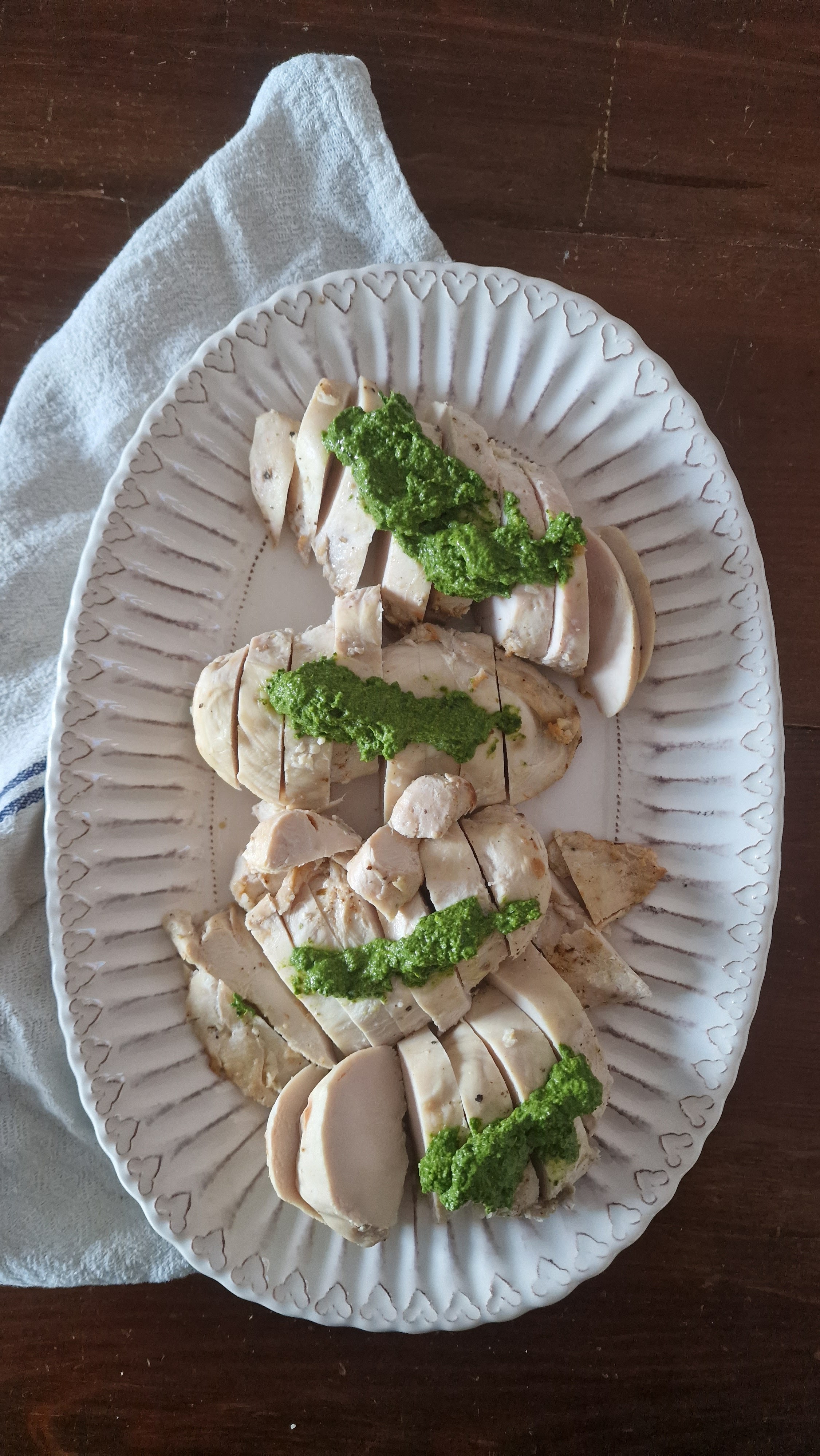 Peito de Frango com Alho e Limão na Airfryer com Pesto de Espinafres