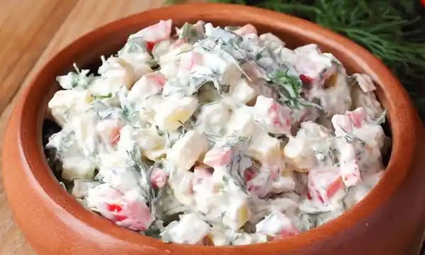 Garlic salad with potatoes