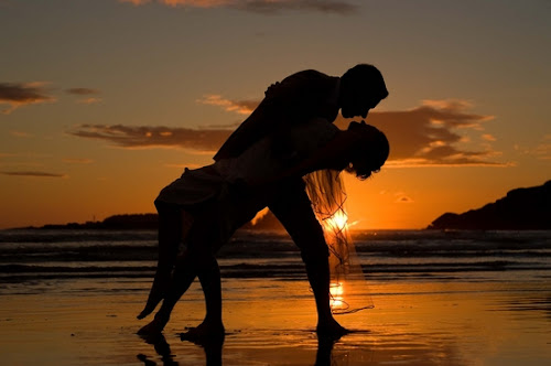 Romantic Couple Wallpaper Valentines Day Beautiful Hot lip kissing 