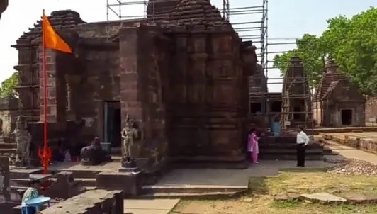 वैनगंगा  नदी के तट पर मारकंडा शिव मंदिर