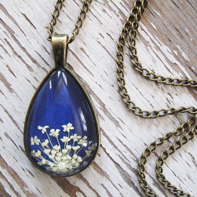 pressed flowers jewelry