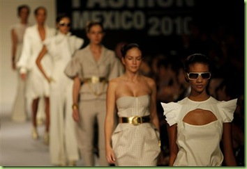 mexico-fashion-2009-10-22-1-10-53