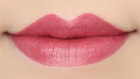 Rimmel Moisture Renew Lipstick Piccadilly Pink swatches