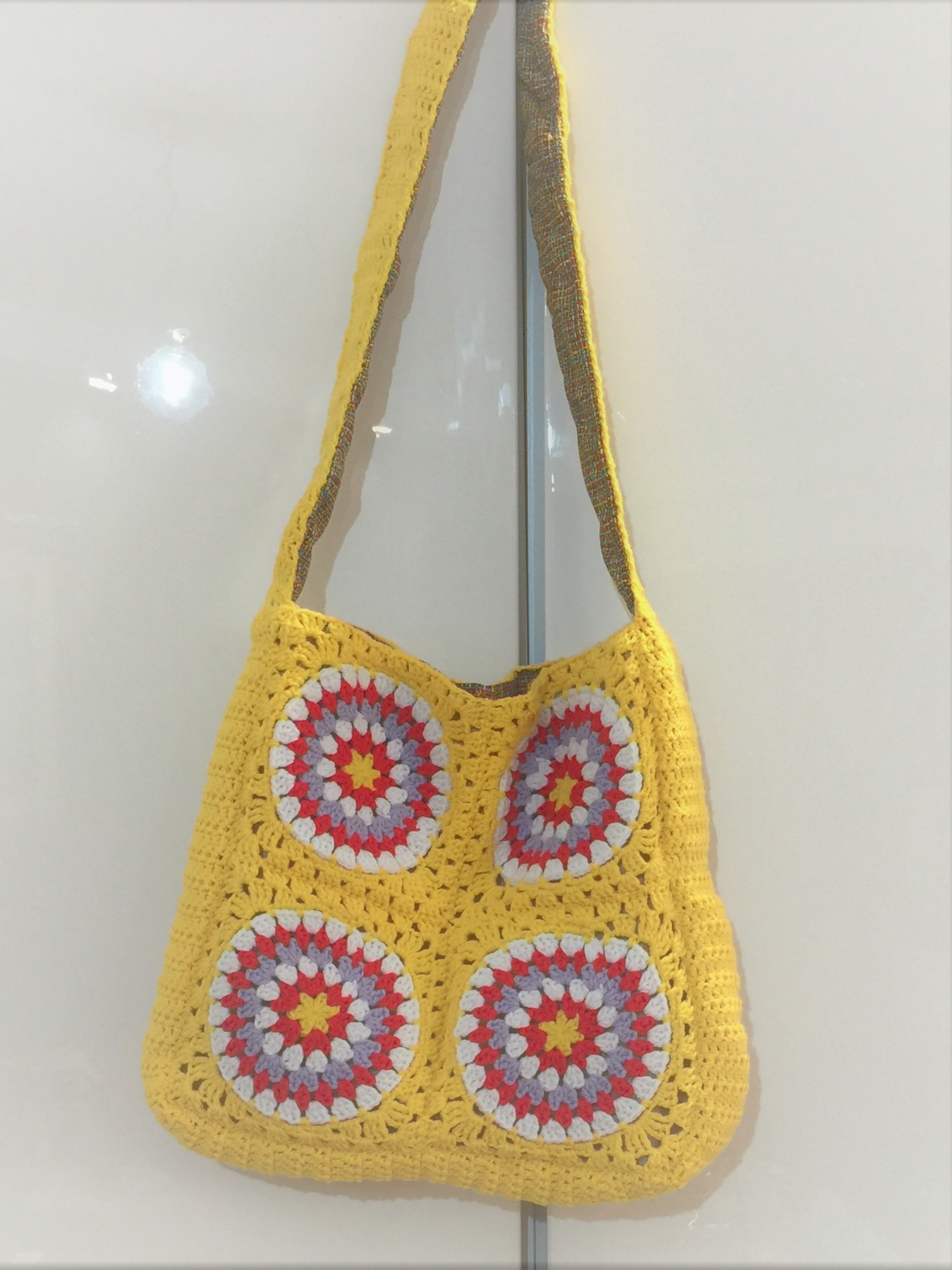 patron gratis bolso crochet grannies